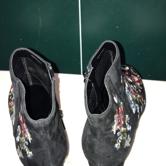 NWT White House black market embroidered ankl bts - Picture 4 of 7